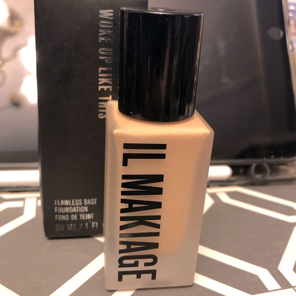IL Makiage Woke Up Like This Foundation 035